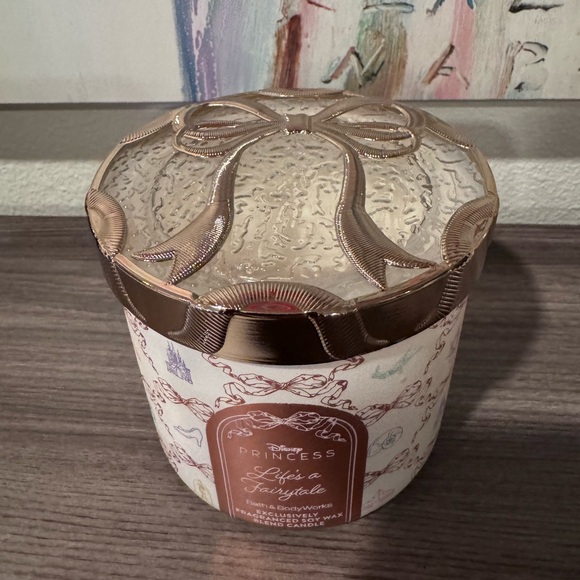 Life’s A Fairytale Candle Bath and Body Works - Picture 2 of 4
